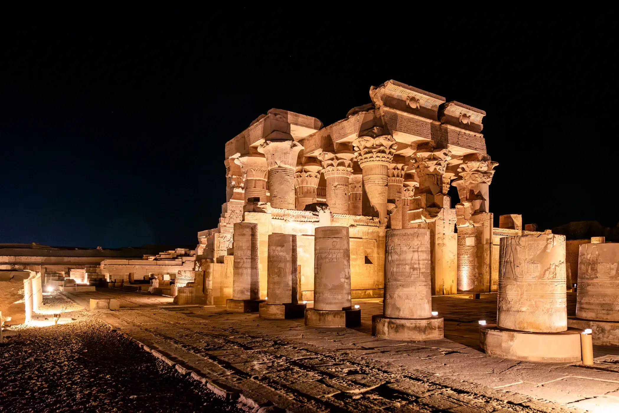 Luxor day trip Kom Ombo Edfu temple visit