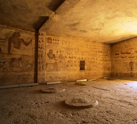 Altägyptisches Grabinneres mit Wandmalereien in Beni Hassan, El Minya