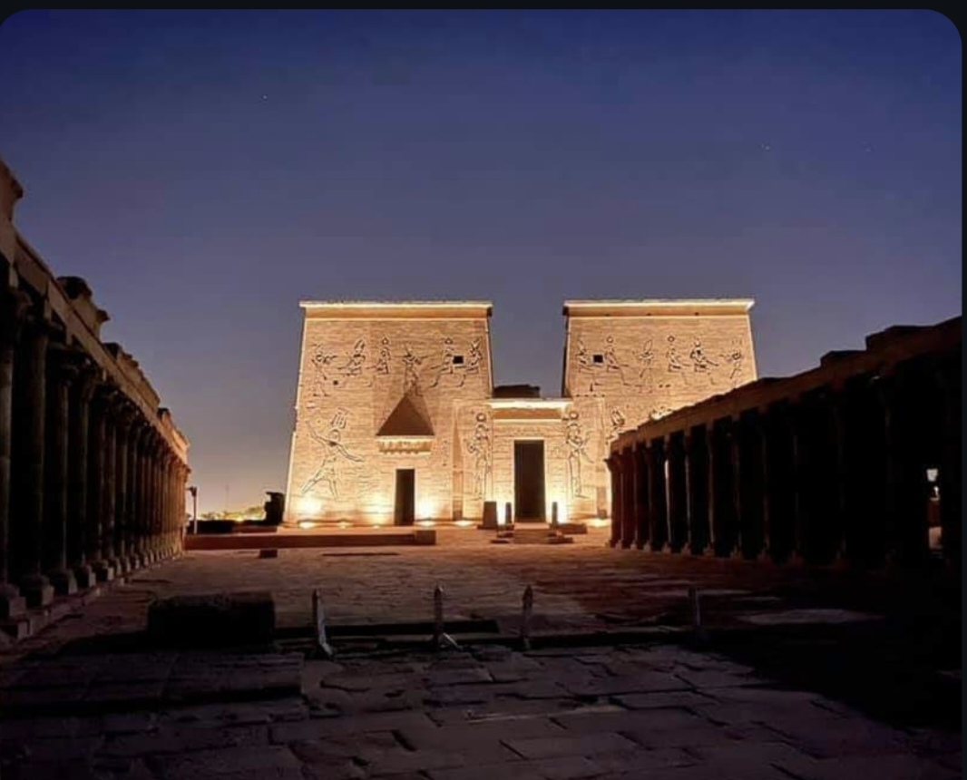 Philae Tempel auf Agilkia in Assuan bei der abendlichen Ton- und Lichtshow