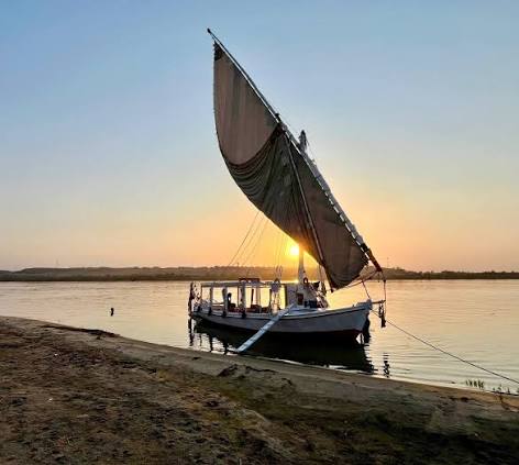Feluca sul Nilo al tramonto ad Assuan