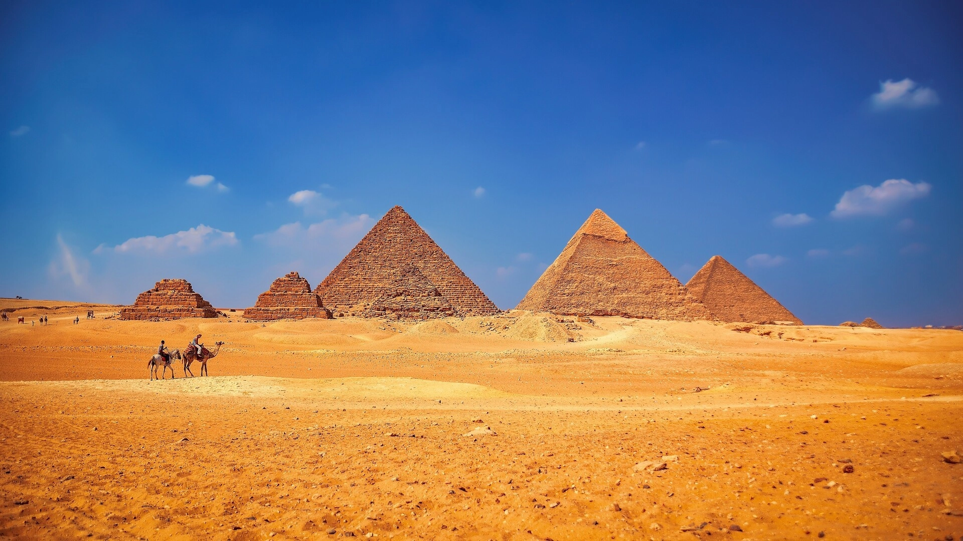 Giza Pyramids panoramic view in Cairo