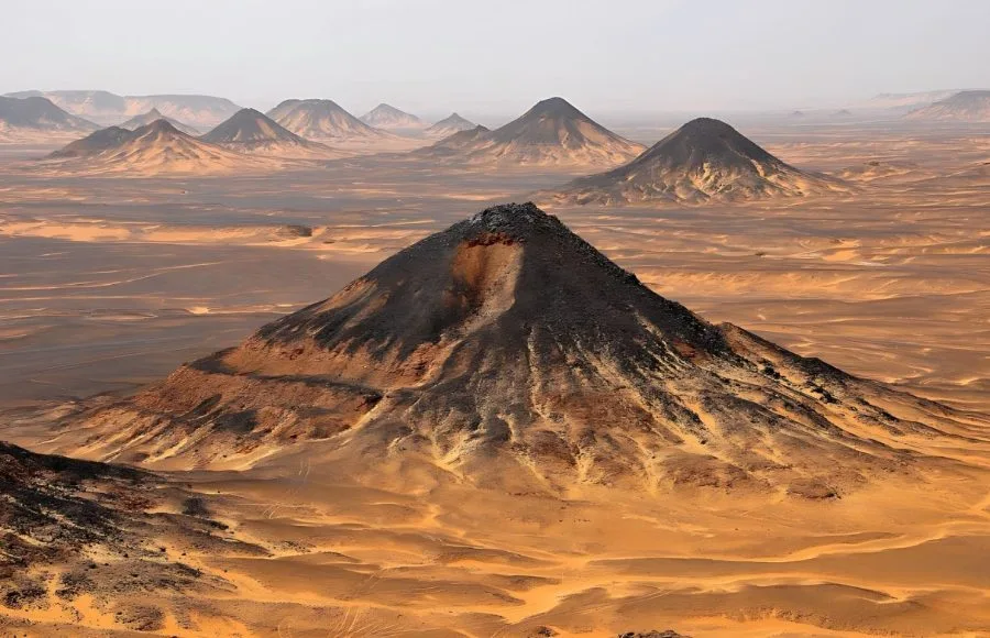 White Desert and Bahariya Oasis tour from Cairo
