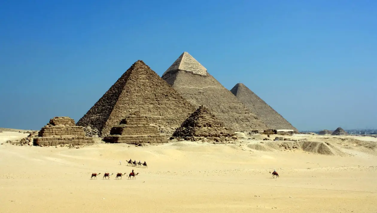 Pyramids on a 4-Day Cairo Cultural Tour with Pyramids and GEM
