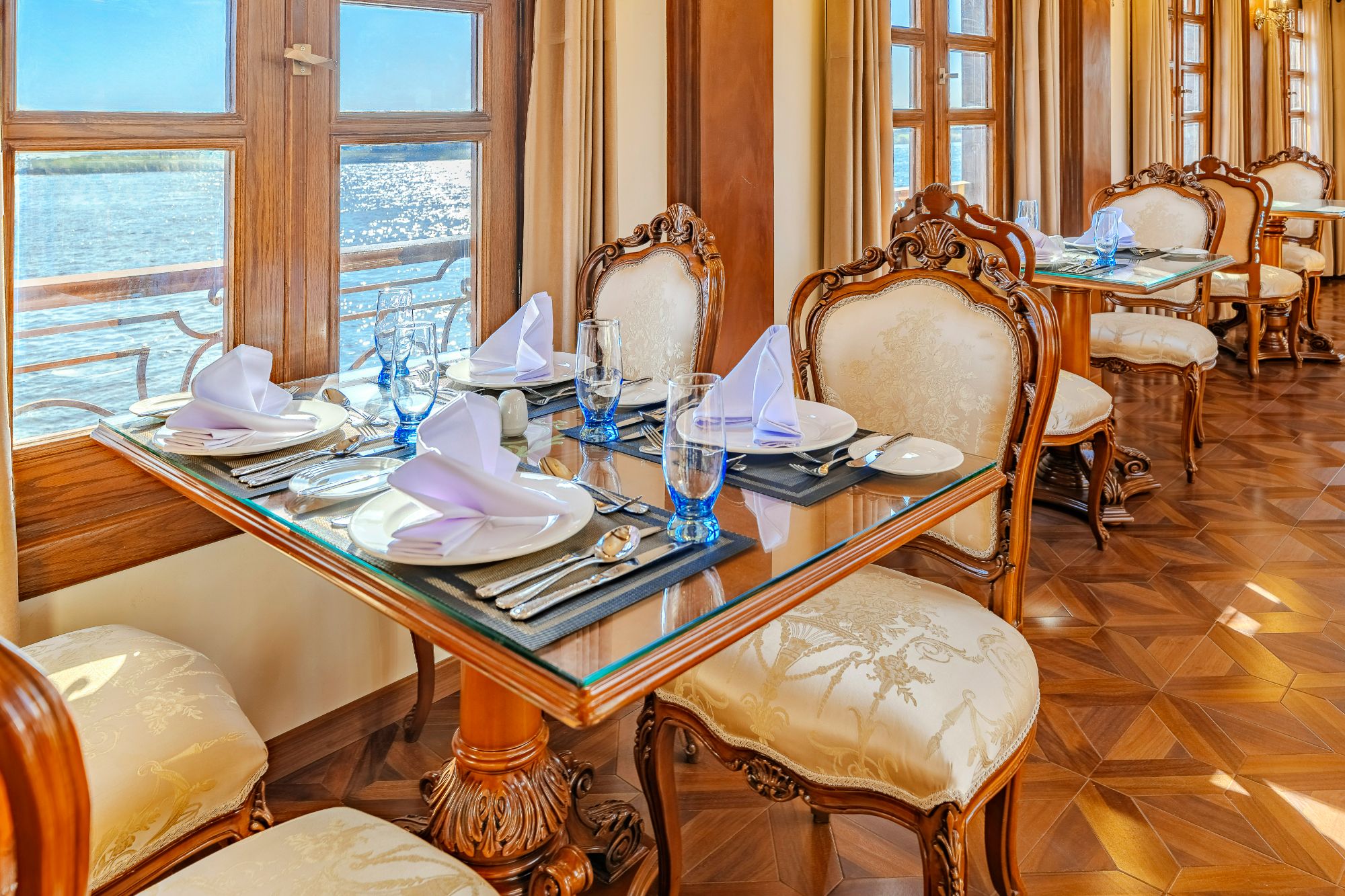 Elegant Dining Tables Overlooking the Nile
