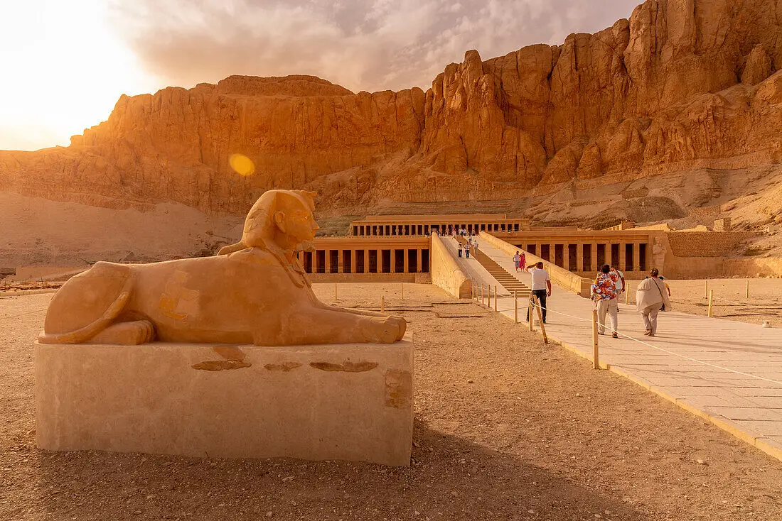 Tour di 8 giorni al Cairo, Luxor e Assuan con crociera sul Nilo e voli