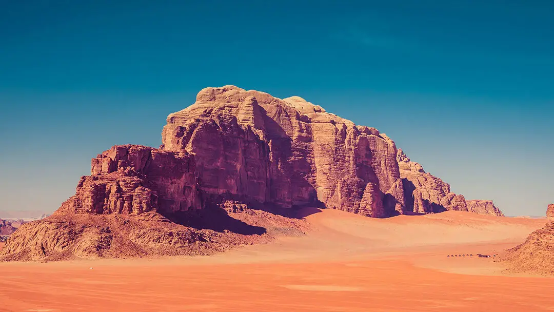 Explore the Majestic Desert of Wadi Rum