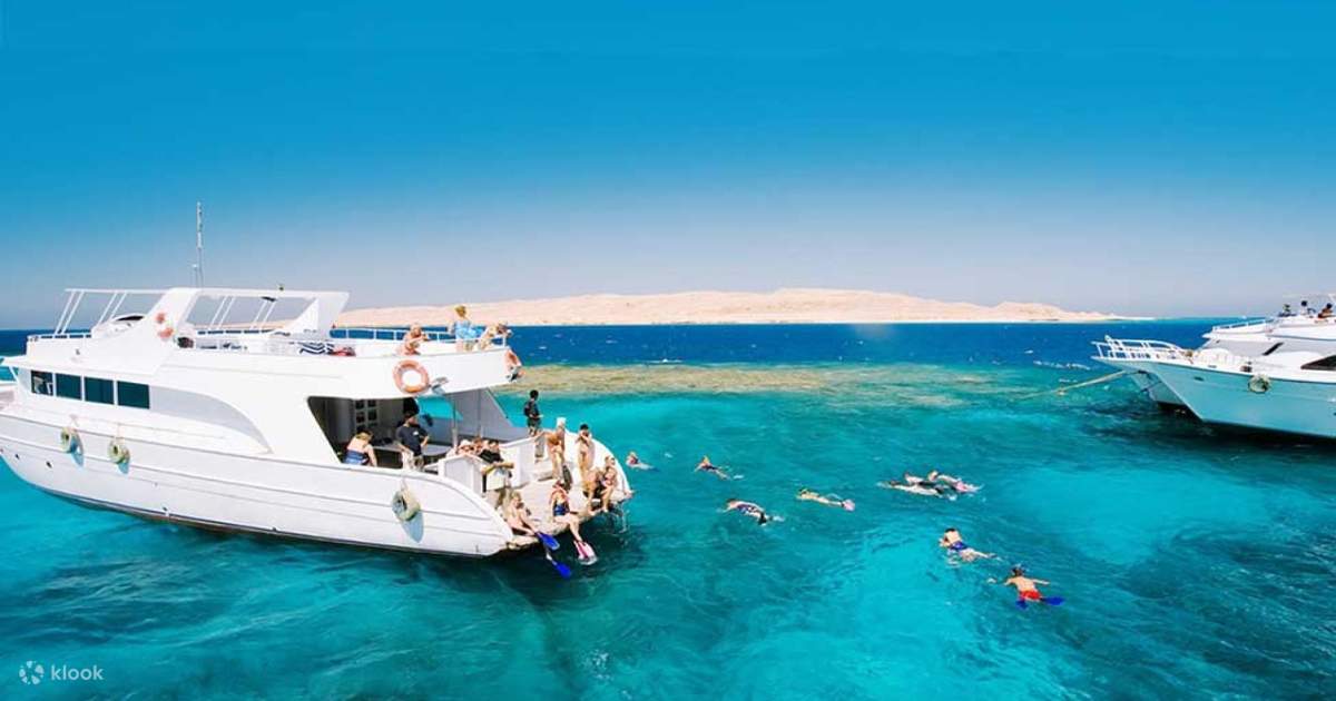 Explore Giftun Island in your Day tour from Hurghada