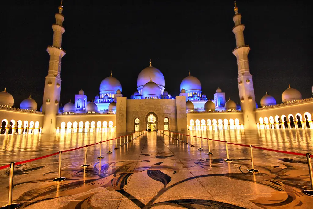 Abu Dhabi Sightseeing Tour Mosque