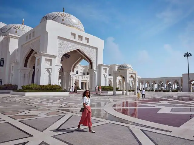 Abu Dhabi Day Tour Cultural Landmark
