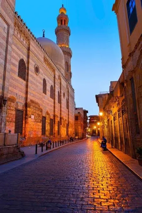 Islamic Cairo Travel Guide: Top Attractions & Hidden Treasures