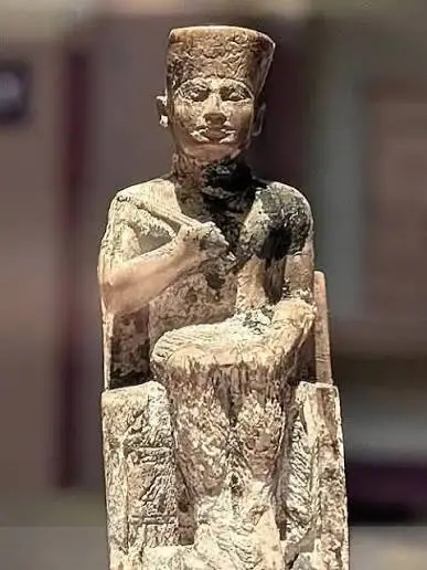 Statue der Königin Meret aus dem alten Ägypten