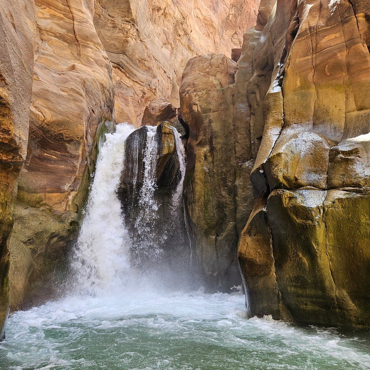 Natural beauty of Wadi Mujib Canyon in Jordan
